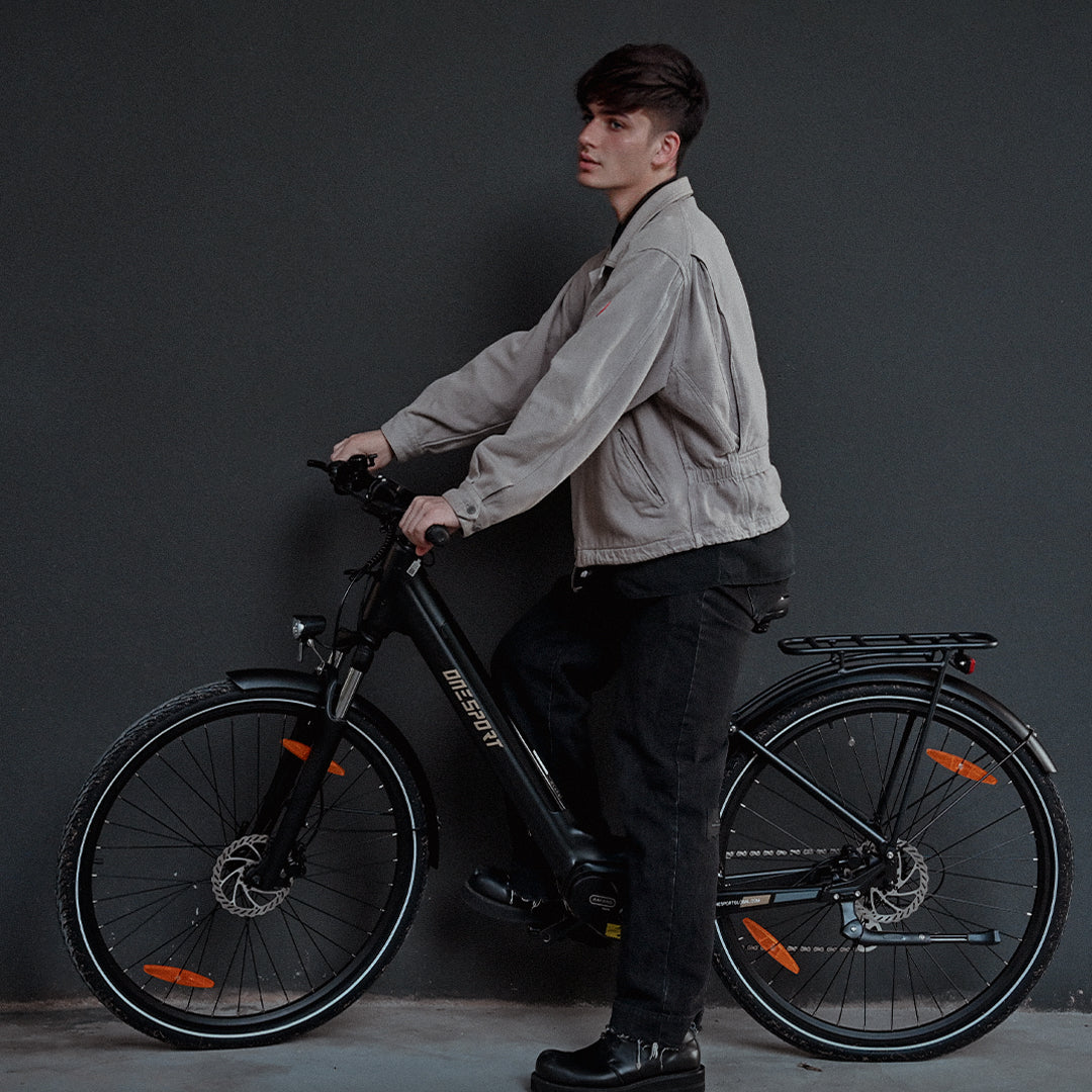 ONESPORT OT-07 BLACK – E-Bike Urbana con Motore BAFANG da 250W 36V, Batteria Rimovibile e Sospensione Regolabile