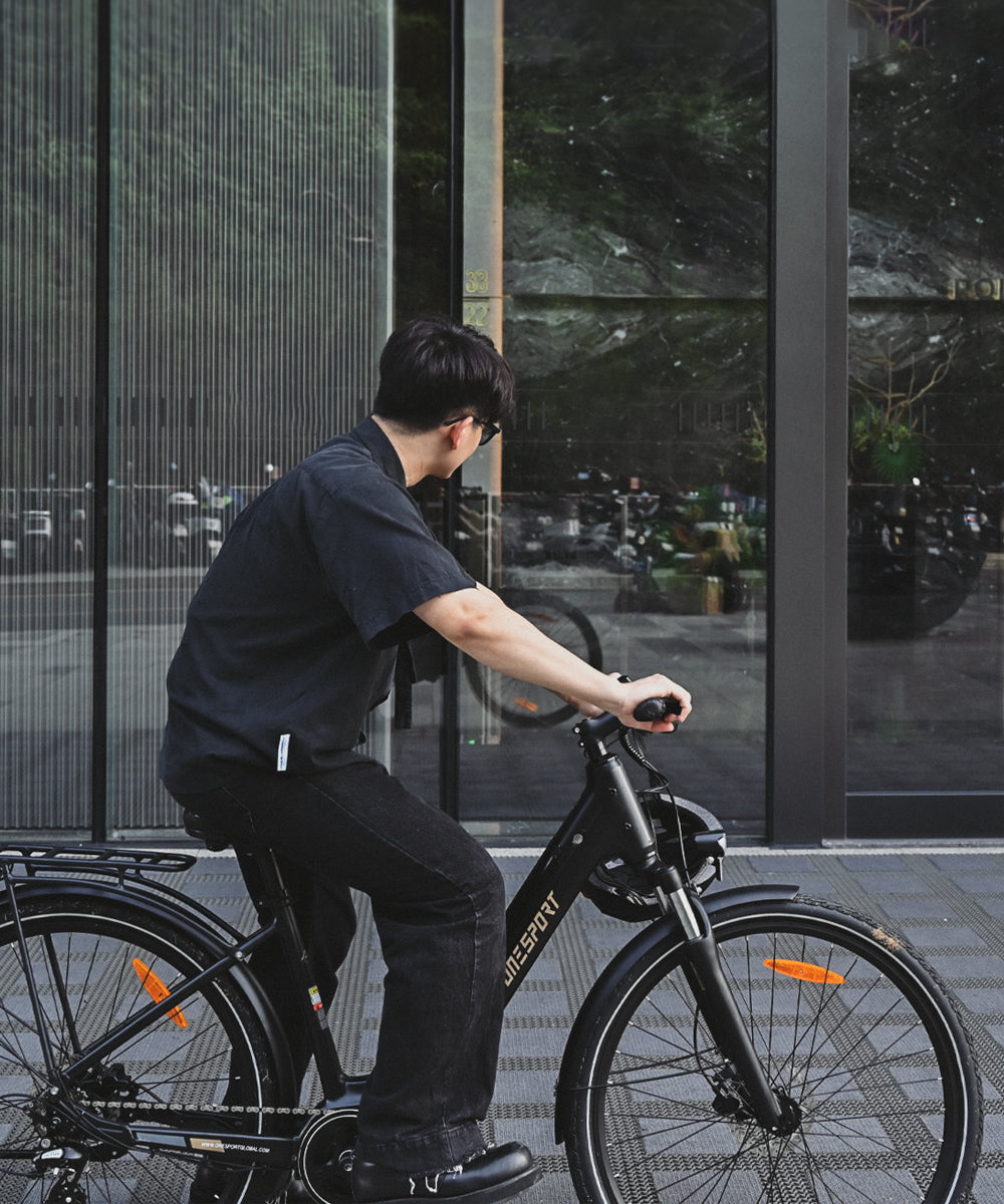 ONESPORT OT-07 BLACK – E-Bike Urbana con Motore BAFANG da 250W 36V, Batteria Rimovibile e Sospensione Regolabile