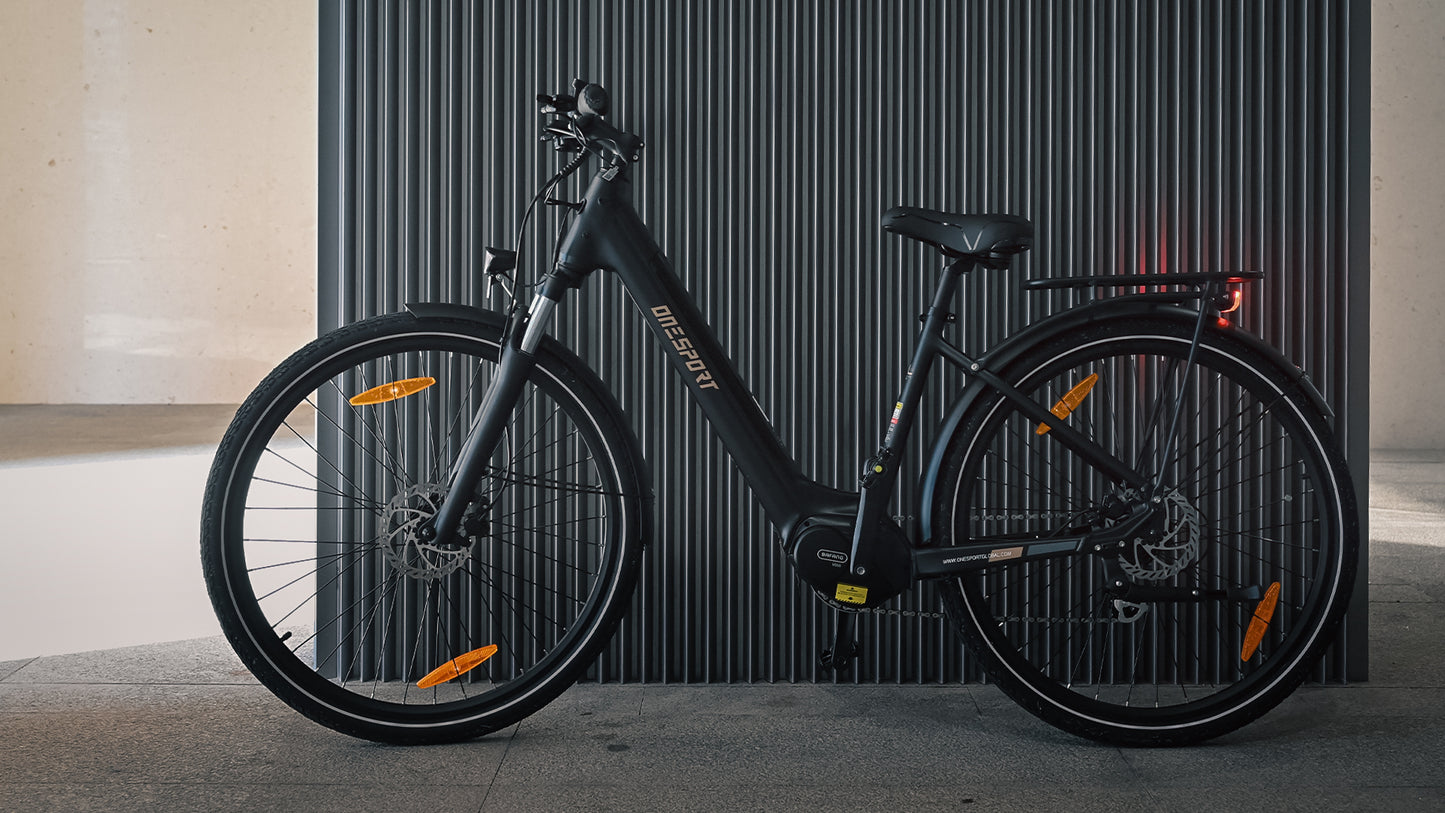 ONESPORT OT-07 BLACK – E-Bike Urbana con Motore BAFANG da 250W 36V, Batteria Rimovibile e Sospensione Regolabile
