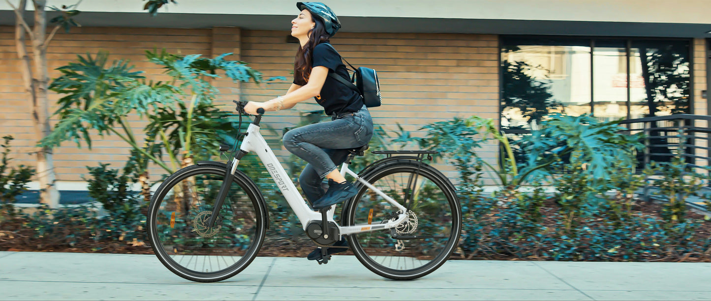 ONESPORT OT-07 WHITE– E-Bike Urbana con Motore BAFANG da 250W 36V, Batteria Rimovibile e Sospensione Regolabile