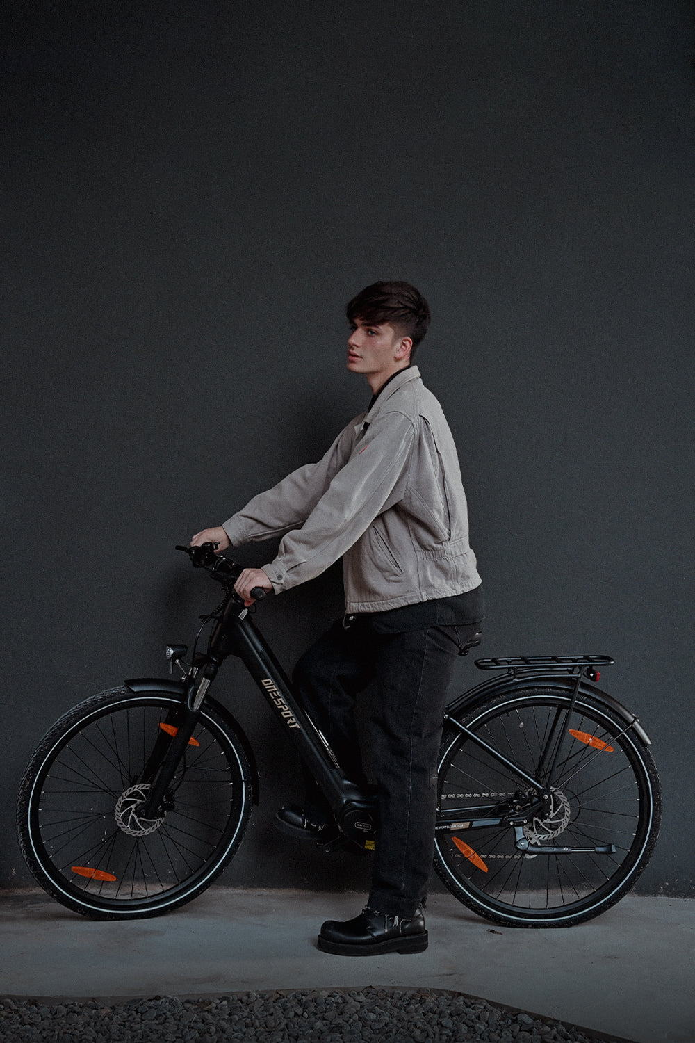 ONESPORT OT-07 BLACK – E-Bike Urbana con Motore BAFANG da 250W 36V, Batteria Rimovibile e Sospensione Regolabile